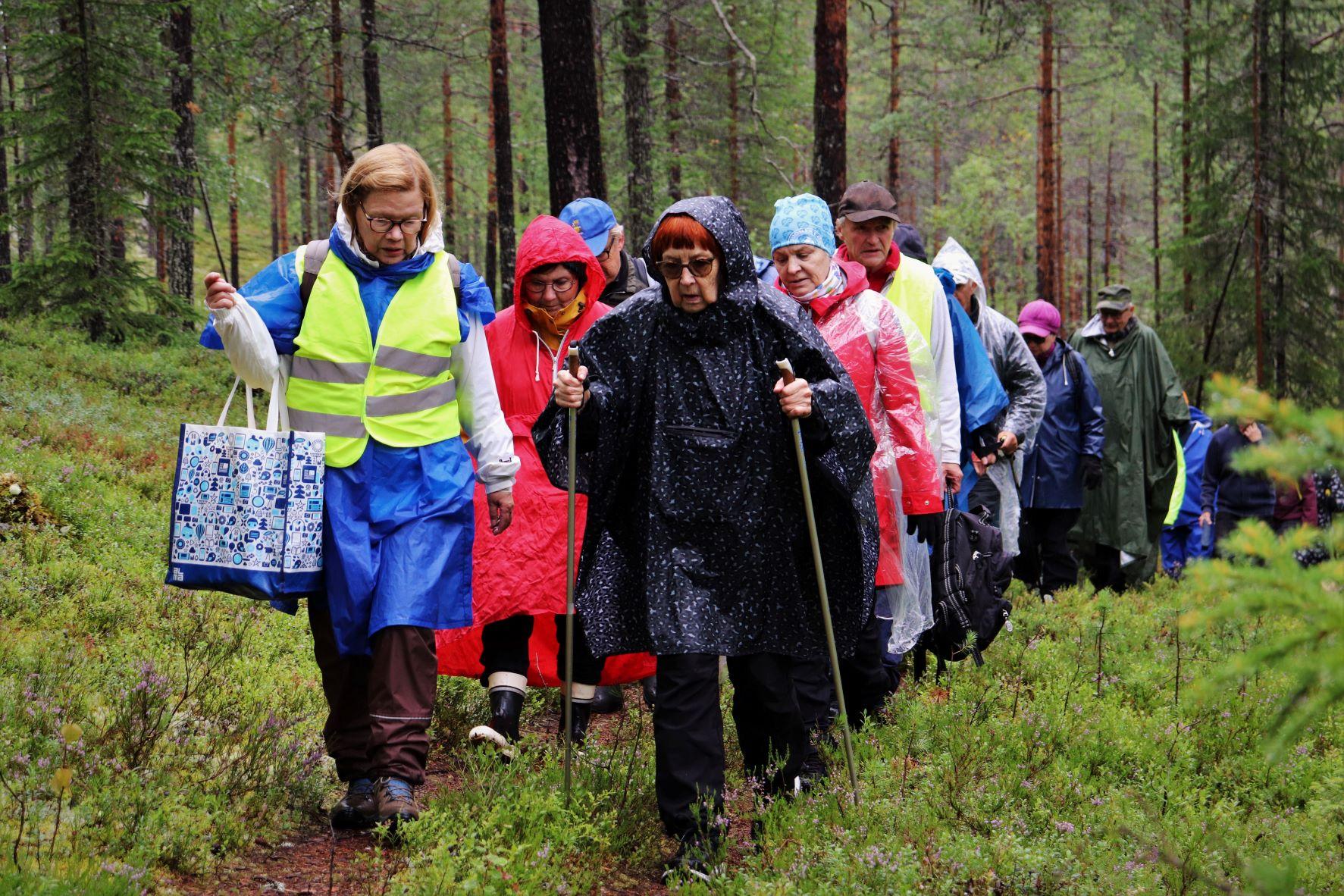 Kulttuurintäyteinen viikonloppu Vuokissa ja Vienan reitillä sai ihmiset liikkeelle sateesta huolimatta
